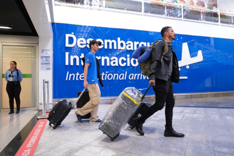 País atingiu marco de 9 milhões de turistas estrangeiros, aumento de 40% em comparação ao ano anterior. Recorde colocou o Brasil como o país onde o turismo mais cresceu no mundo, à frente de destinos como Egito e Japão