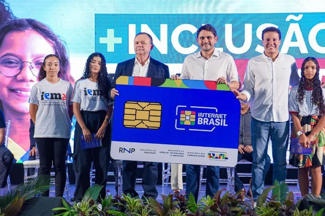 Programa Internet Brasil atingiu a marca de 159 mil chips entregues para estudantes em 2024