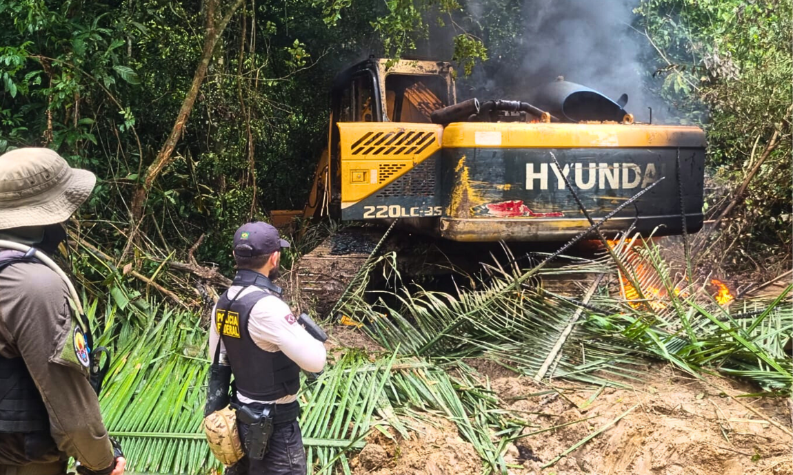 Operação de desintrusão da Terra Indígena Trincheira Bacajá é encerrada após últimas ações que incluíram a desativação de um garimpo no interior da TI.