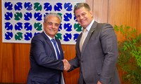 Gustavo Bebianno recebe o presidente da CNI, Robson Braga, para visita institucional