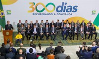 Cerimônia em comemoração aos 300 dias de governo celebra recuperação da confiança no Brasil