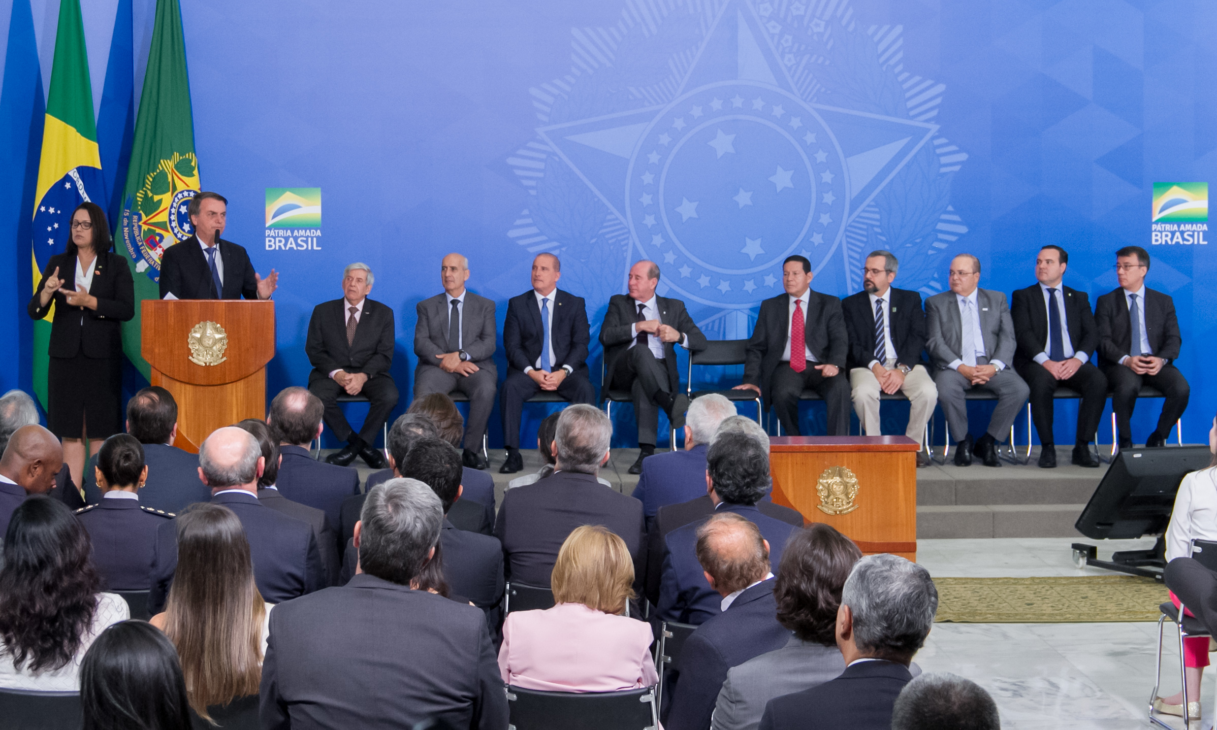 Governo federal lança Programa Nacional das Escolas Cívico-Militares.jpg