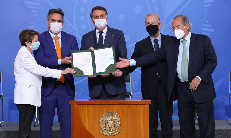 Assinatura da MP do etanol