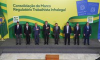 Presidente Bolsonaro edita decreto que consolida legislação trabalhista