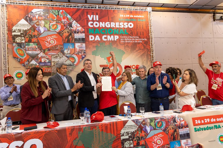 CONGRESSO CMP - Ministro Entrega a carta de Lula.jpg