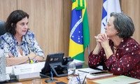 Ministra da Saúde recebe as propostas aprovadas pela  6ª CNSAN relacionadas ao setor