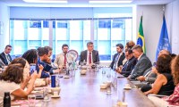 Delegação brasileira tem reunião com comunidade de brasileiros nos EUA