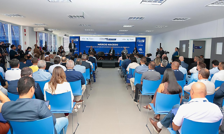 MINISTRO+CNT+SE 3.jpg