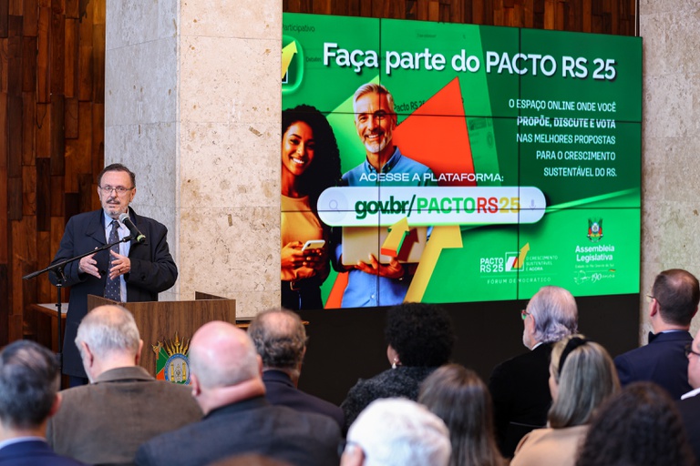 Secretário nacional de Participação Social Renato Simões na Assembleia Legislativa do RS. Foto: Arquivo.