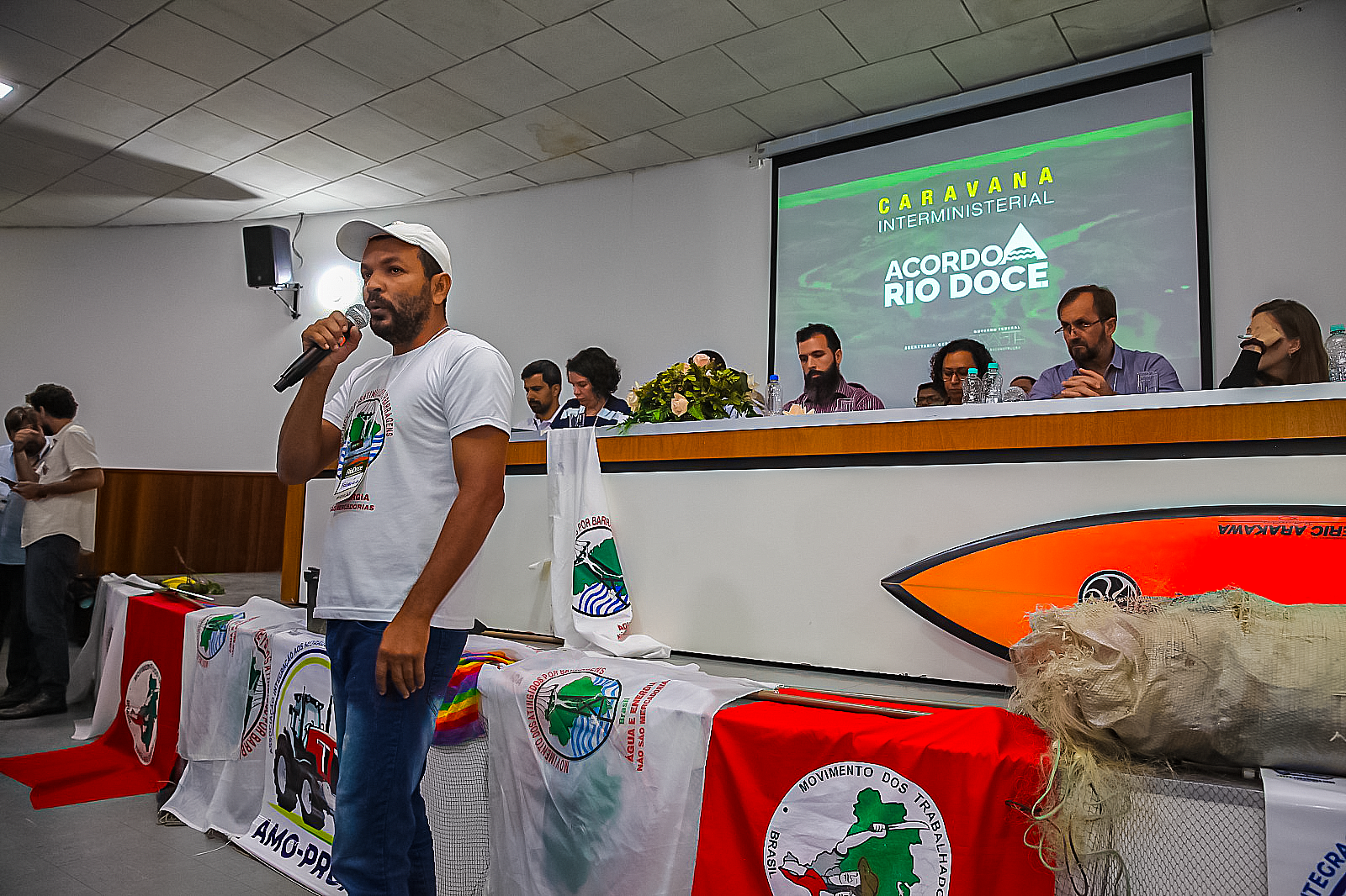 Em Linhares, as dúvidas da população foram de diversas áreas de atividade econômica e, também, sobre o meio ambiente. - Foto: Enir Rodrigues | ASCOM/MPA