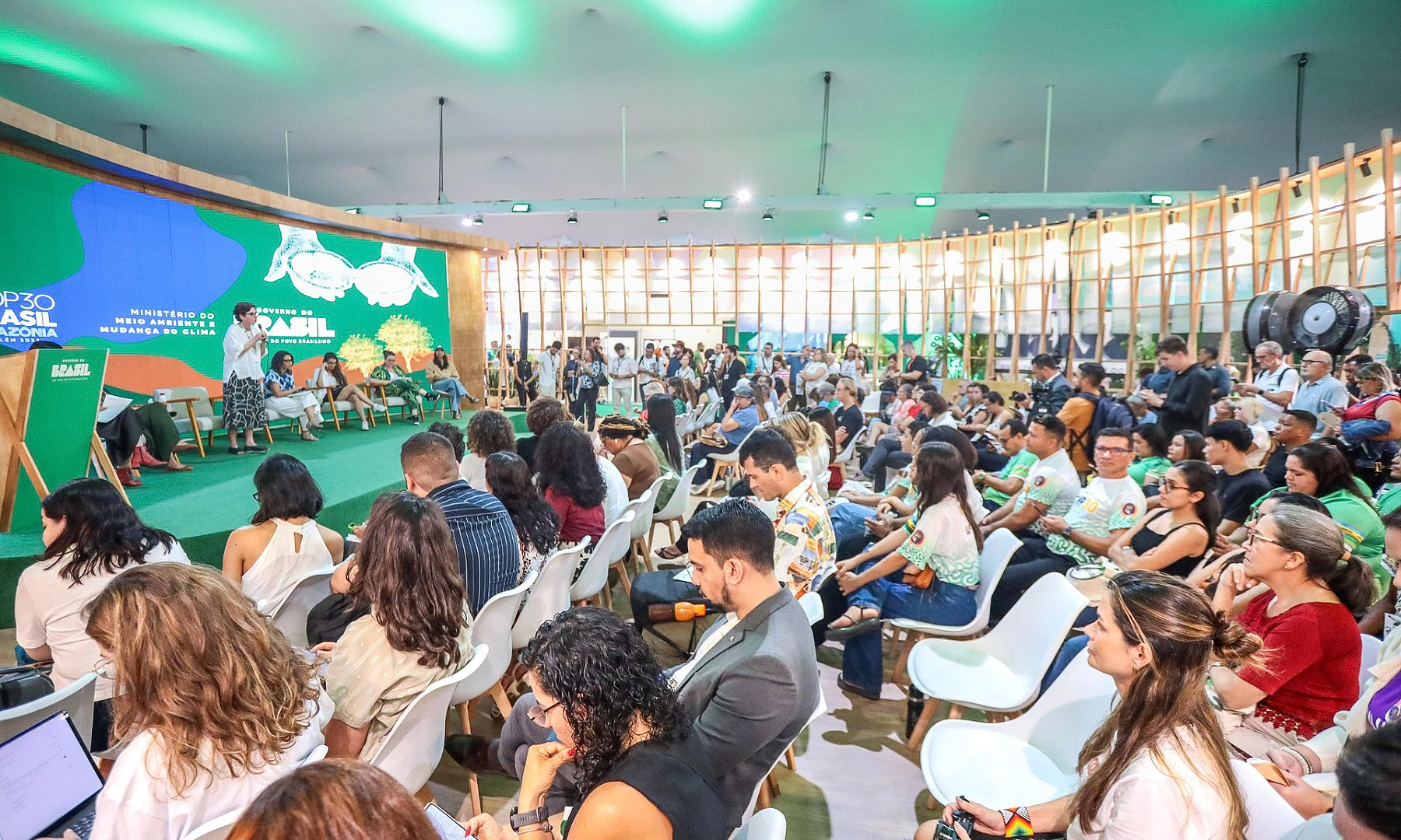 Painel teve participação da primeira-dama Janja Lula da Silva e da secretária Nacional de Participação Social, Izadora Brito