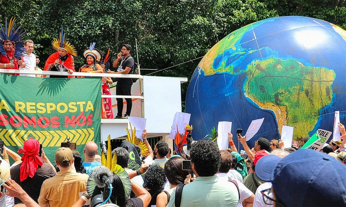 Conquista histórica dos povos indígenas foi anunciada pelo ministro da Secretaria-Geral da Presidência da República durante a Marcha Global Indígena em Belém durante a COP30.