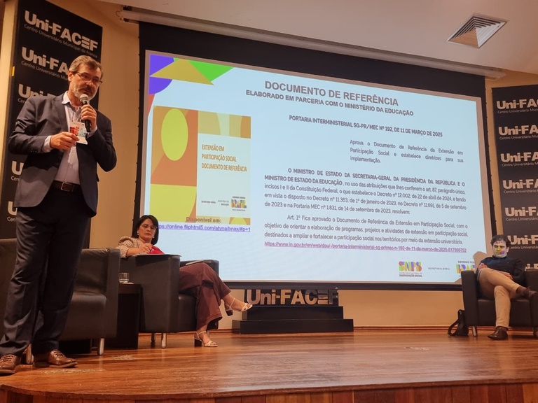 Apresentação do Programa de Extensão em Participação Social. Foto: SNSP | SGPR