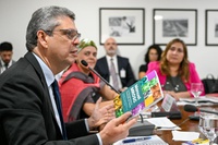 Confoco faz entrega oficial do Manual MROSC e anuncia formação em gestão de parcerias