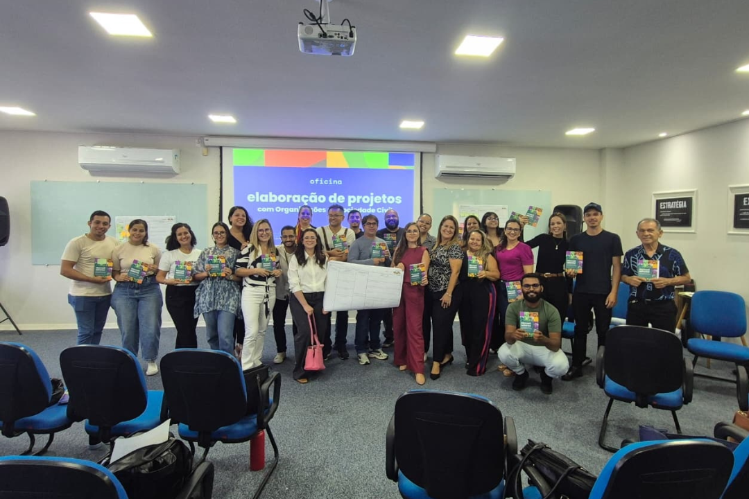 Mais de 60 representantes de associações, cooperativas, universidades, movimentos sociais e entidades religiosas participaram da formação