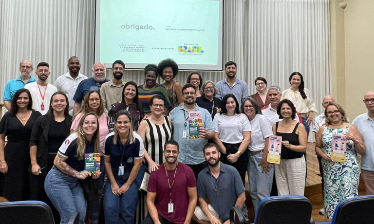 Atividade reuniu 30 lideranças representando 16 organizações que desempenham papéis cruciais nas áreas de assistência social, educação e saúde