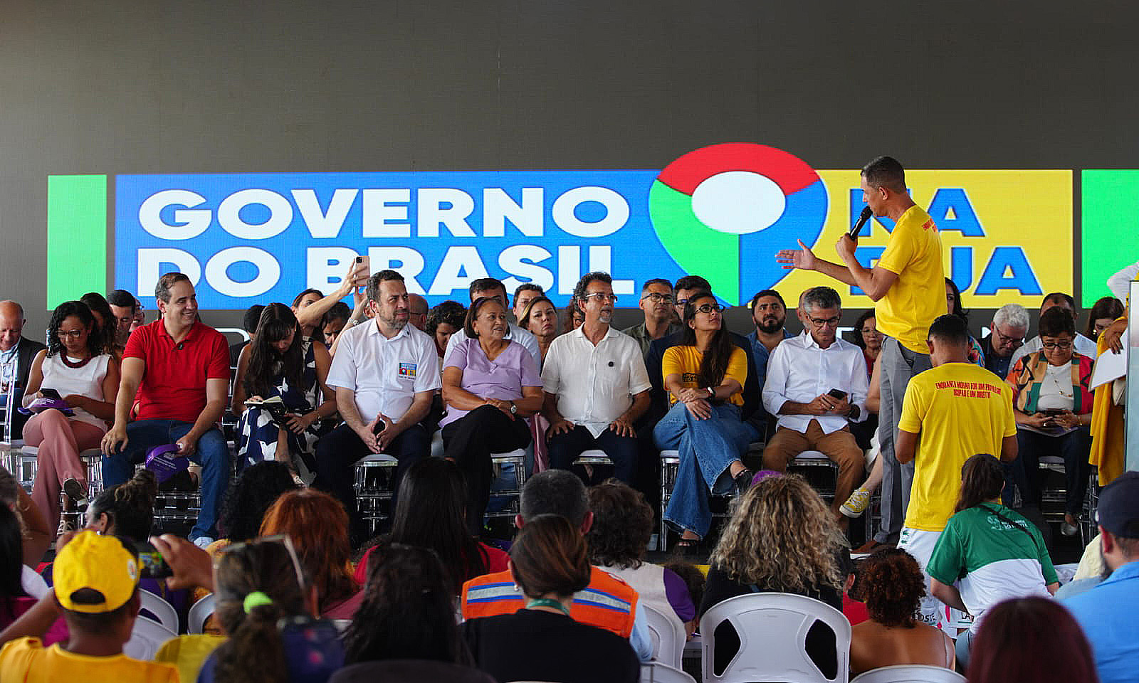 Um total de 105 serviços relacionados a políticas públicas foram levados para mais perto da população. Participaram 11 ministérios, três bancos federais e inúmeros órgãos do governo potiguar