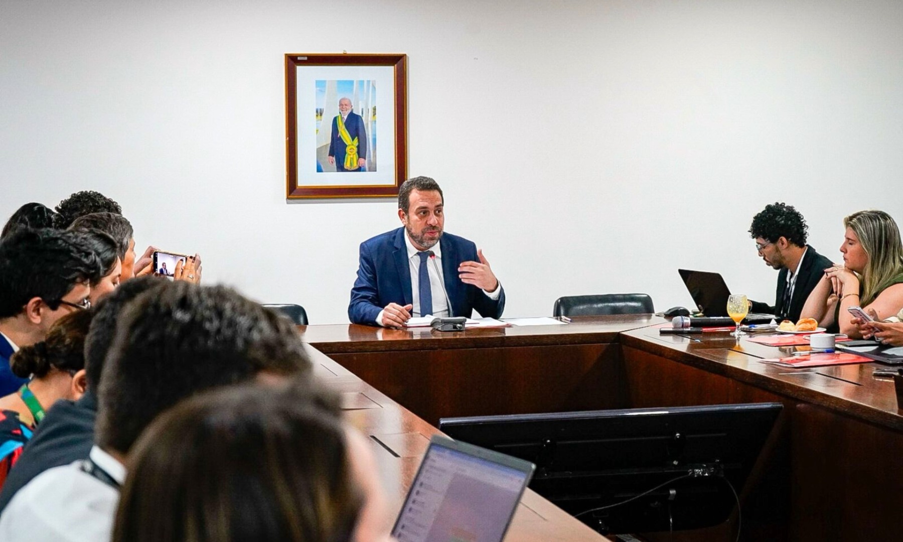Ministro Guilherme Boulos apresenta ações para o fortalecimento da participação popular.