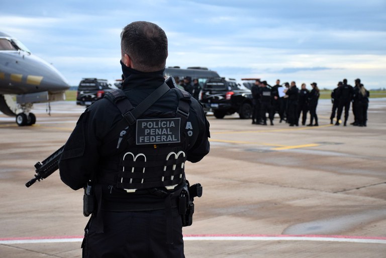 Policia penal focopen.jpg