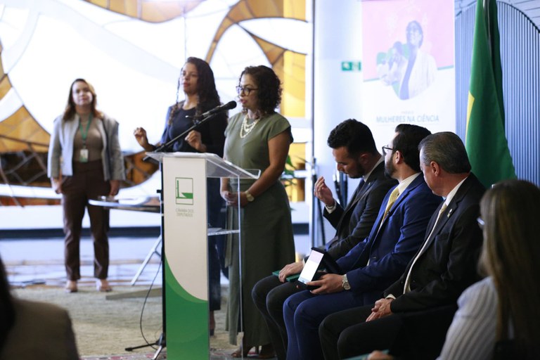 Premio camara  (1).jpeg