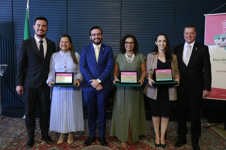 Premio camara  (3).jpeg