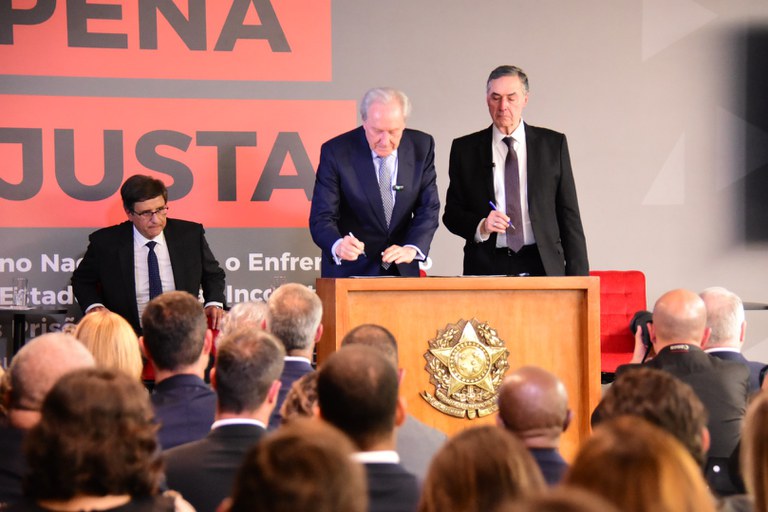 LANÇAMENTO PENA JUSTA (3).JPG