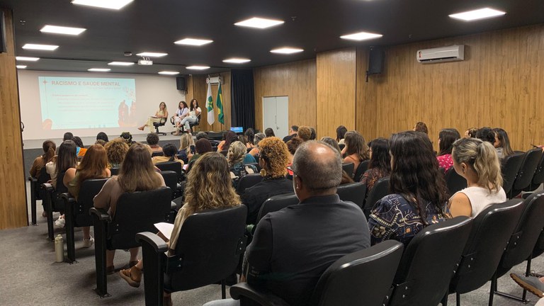 Roda de conversa letramento racial (1).jpeg