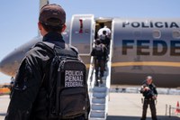 RJ passa a ter o maior número de presos em penitenciárias federais após transferência de sete presos pela Polícia Penal Federal