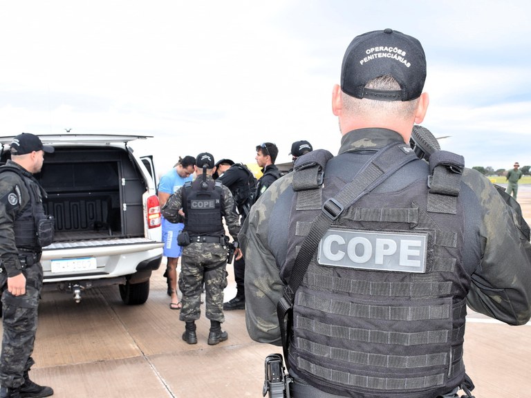 escolta de presos federais (3).JPG