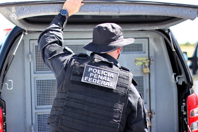 escolta de presos federais (5).JPG