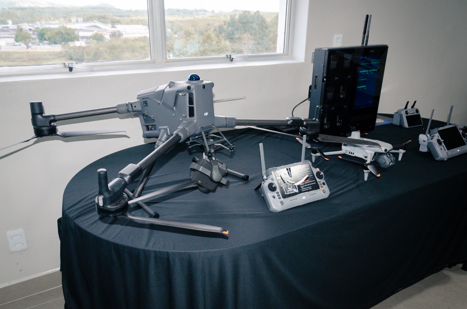 Unidades prisionais do Ceará recebem drones de última geração para reforçar a segurança