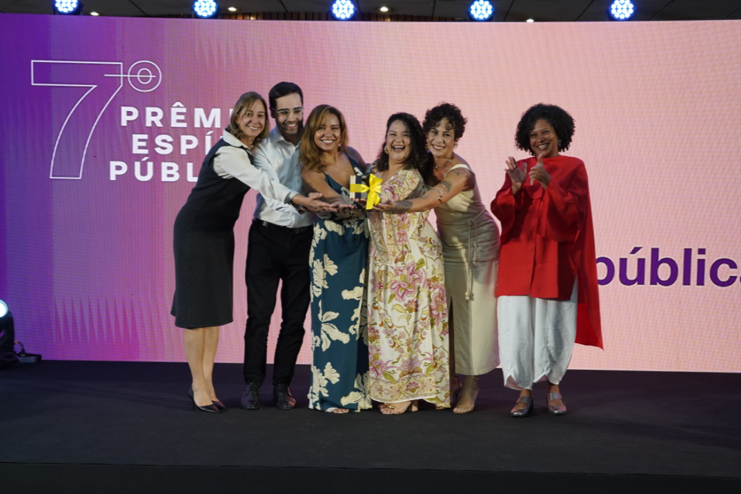 O Projeto Alvorada vence o Prêmio Espírito Público e recebe menção honrosa de reconhecimento popular