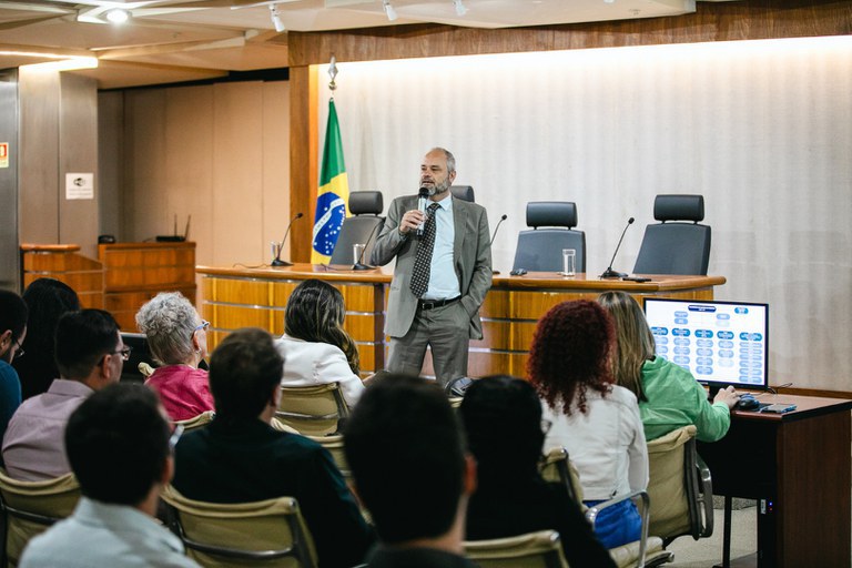 Autoridades do MGI recebem novos servidores aprovados no CPNU 1 durante visita técnica à pasta. Fotos: Washington Costa