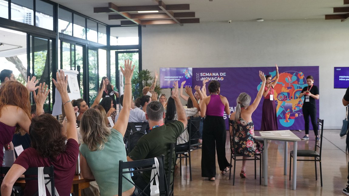 Participantes da gamificação "Vire o Jogo: Supere os desafios e crie seu time volante”, participam da dinâmica (Foto: RAFAEL CORREIA)