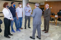 Parlamentares conhecem o Centro de Operações da Covid-19 no Palácio do Planalto