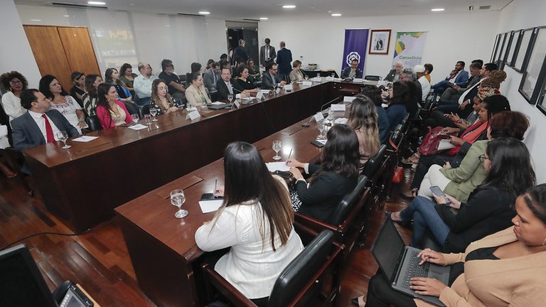 pacto desigualdades.jpg