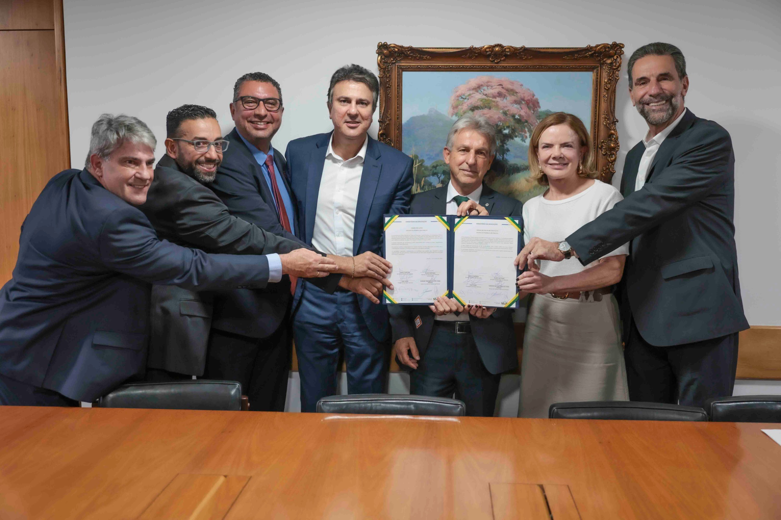 Gleisi Hoffmann e autoridades fizeram o anúncio nesta terça (3) no Palácio do Planalto, em Brasília