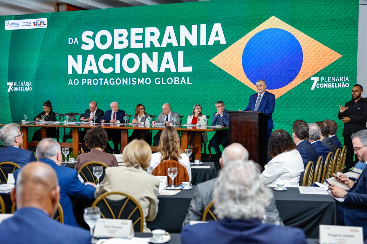 Em abertura ofocial do evento, José Guimarães defendeu o diálogo com a sociedade e destacou o papel do colegiado na luta contra o feminicídio e pela soberania nacional