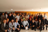 Prefeitos de mais de 50 municípios de SP se reúnem com ministro de Relações Institucionais da Presidência da República