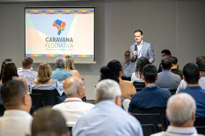 Secretário Júlio Pinheiro palestra em oficinaImagem: Ascom-SRI