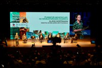 Com presença de Gleisi Hoffmann, BNDES anuncia ampliação para R$ 300 bilhões em investimentos na Nova Indústria Brasil