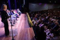 "Este deve ser um ato de desagravo à ministra Marina", afirma Gleisi Hoffmann durante posse de ministra das Mulheres