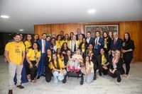 Governo fecha acordo e assegura pensão vitalícia para crianças com microcefalia em decorrência do zika vírus