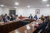 Reunião na SRI fortalece integração entre secretarias e apresenta novo secretário