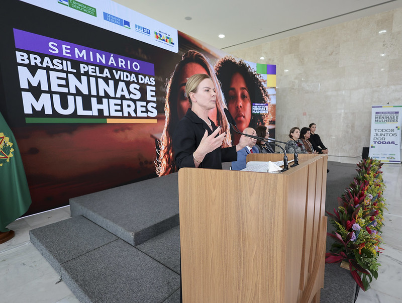 Mutirão nacional para cumprimento de cerca de mil mandados de prisão de agressores é uma das medidas anunciadas.