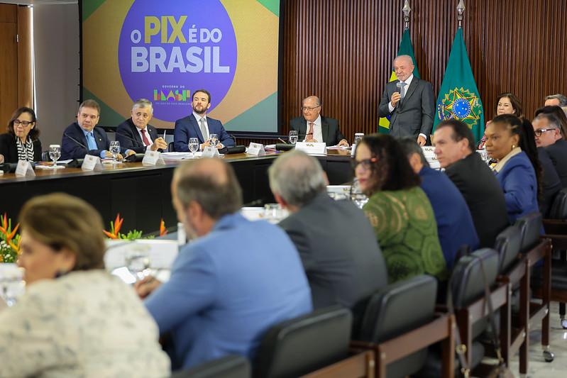 Presidente Lula destaca a importância da defesa à soberania do Brasil durante reunião ministerial, no Palácio do Planalto