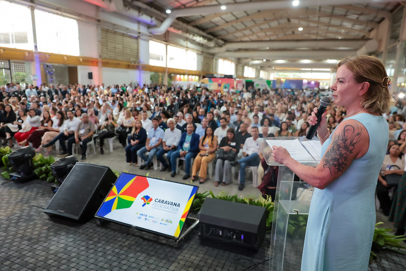 Com a presença de Gleisi Hoffmann e outras autoridades do governo federal, Caravana Federativa de Alagoas bate recorde de participação