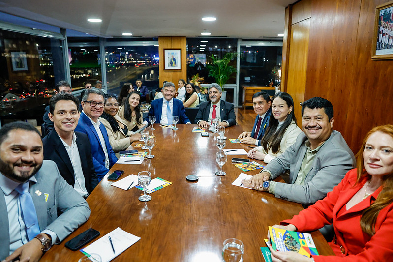 Em semana da Marcha dos Prefeitos a Brasília, SRI recebe mais de 450 prefeitos no Palácio do Planalto