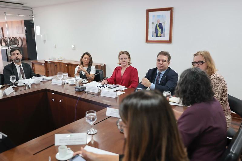 Comitê gestor do Pacto Brasil entre os Três Poderes faz reunião de acompanhamento de plano para o enfrentamento ao feminicídio