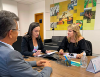 Deputada Flávia Morais visita Sudeco